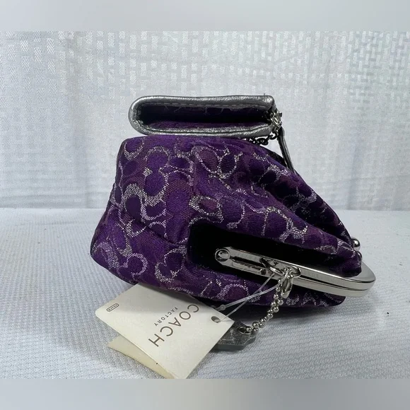 NWT Coach Kisslock Clutch / Wristlet with Matching Cardholder - Picture 8 of 16